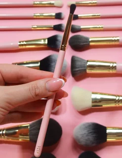 Fashion P.Louise #124 Blending Brush Single Brushes