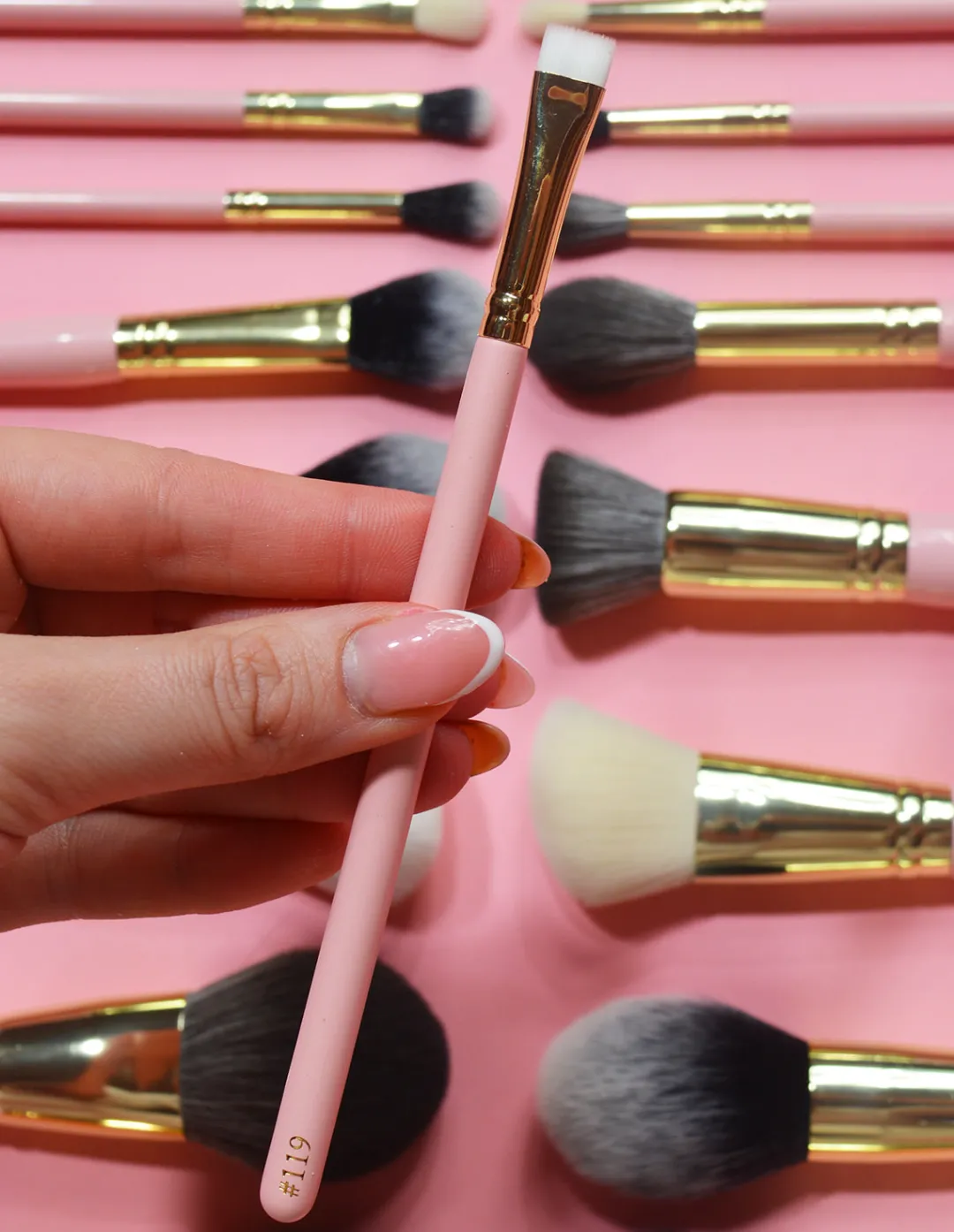 New P.Louise #119 Flat Liner Brush Single Brushes