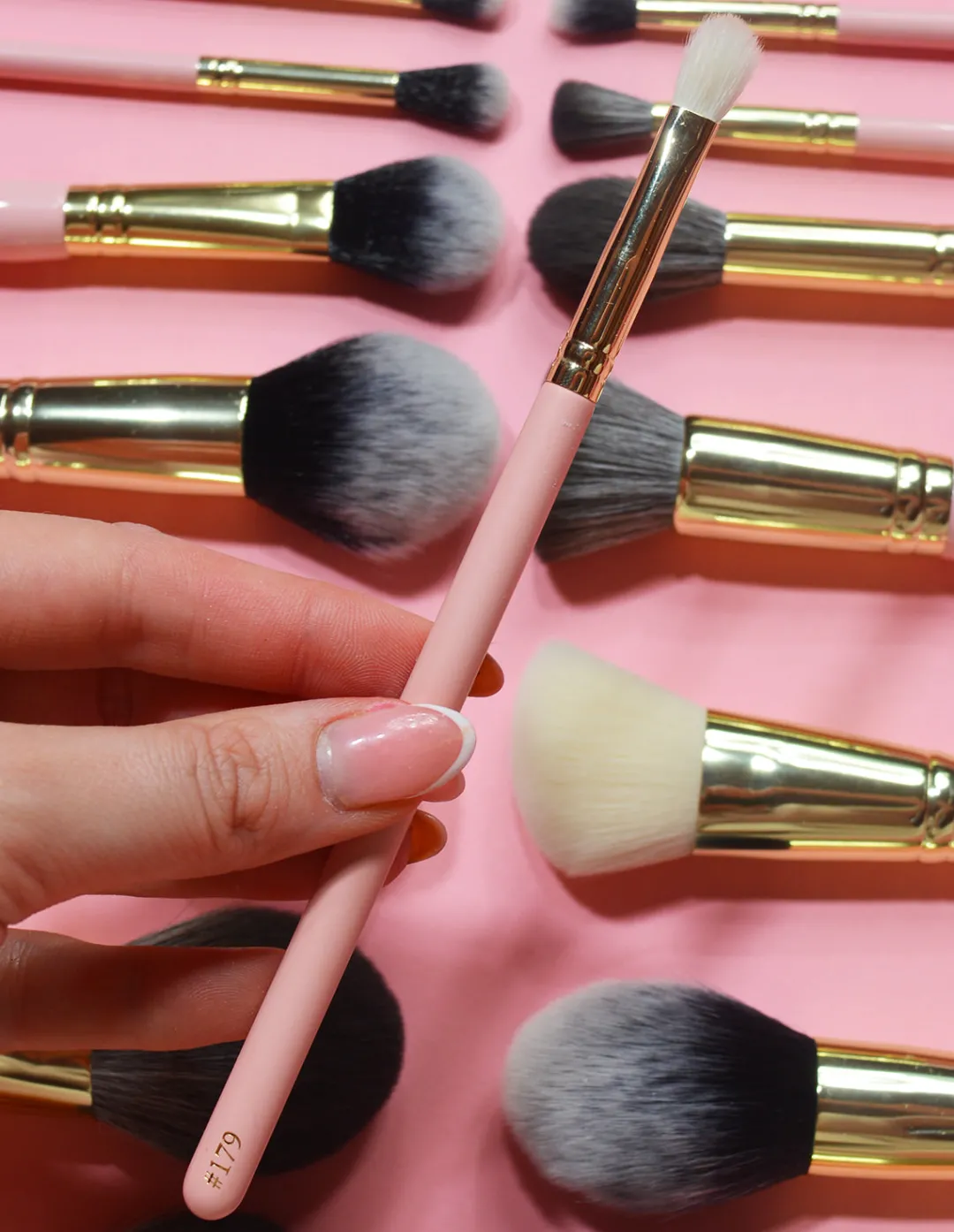 Outlet P.Louise #179 Small Pinched Multitasker Brush Single Brushes