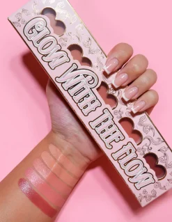 Hot P.Louise Glow With The Flow Cream Blusher Palette Blush
