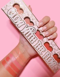 Hot P.Louise Glow With The Flow Cream Blusher Palette Blush