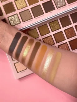 Cheap P.Louise Timeless Treasures Palette Palettes