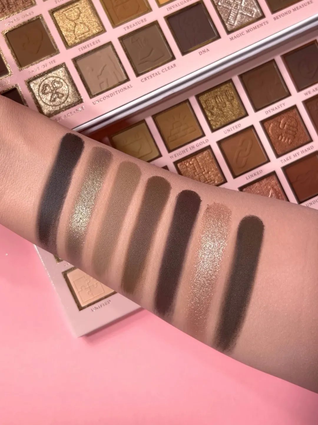 Cheap P.Louise Timeless Treasures Palette Palettes