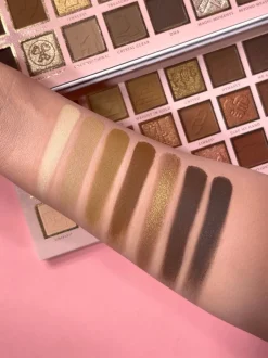 Cheap P.Louise Timeless Treasures Palette Palettes